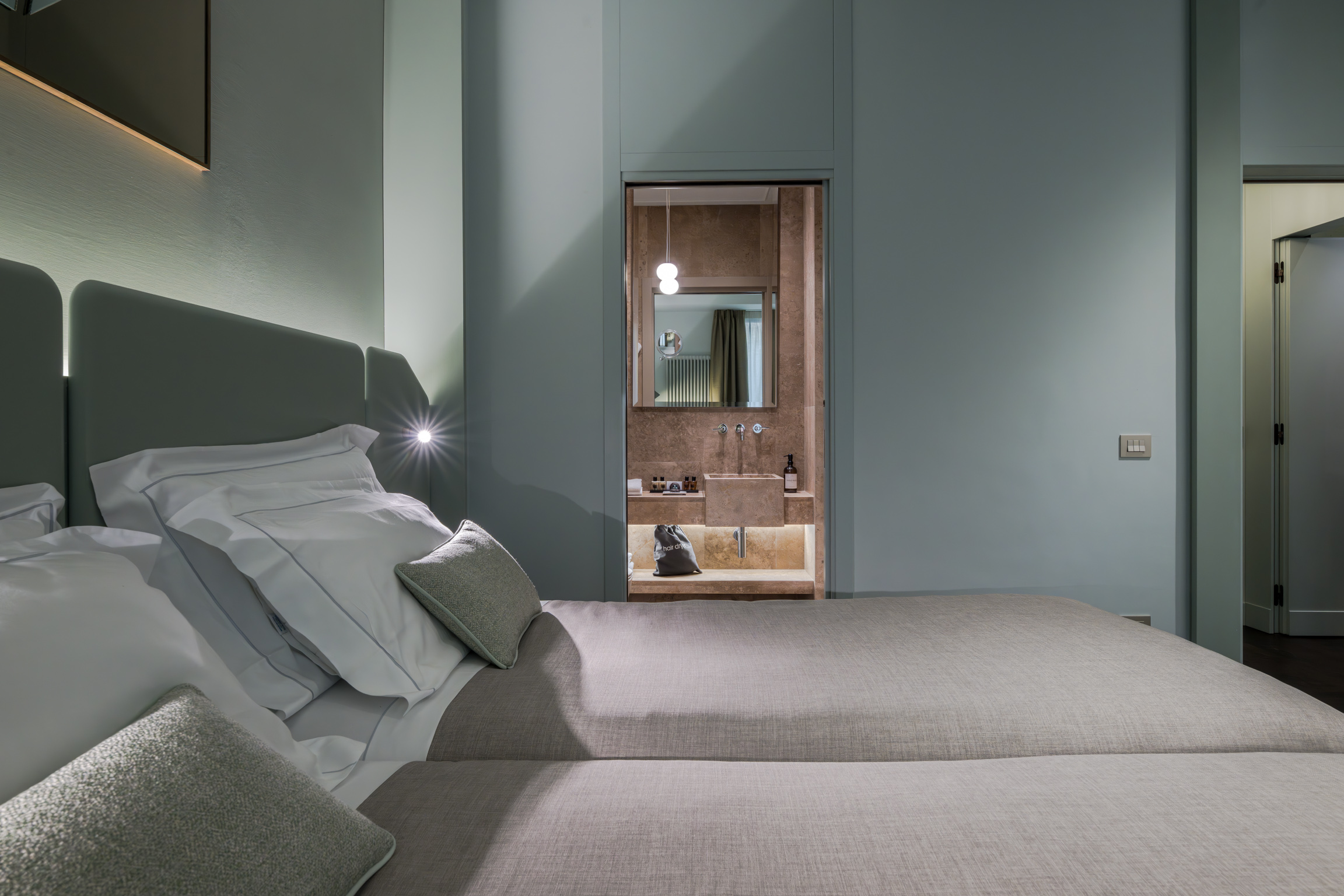 Minimal bedroom design in Florence apartment