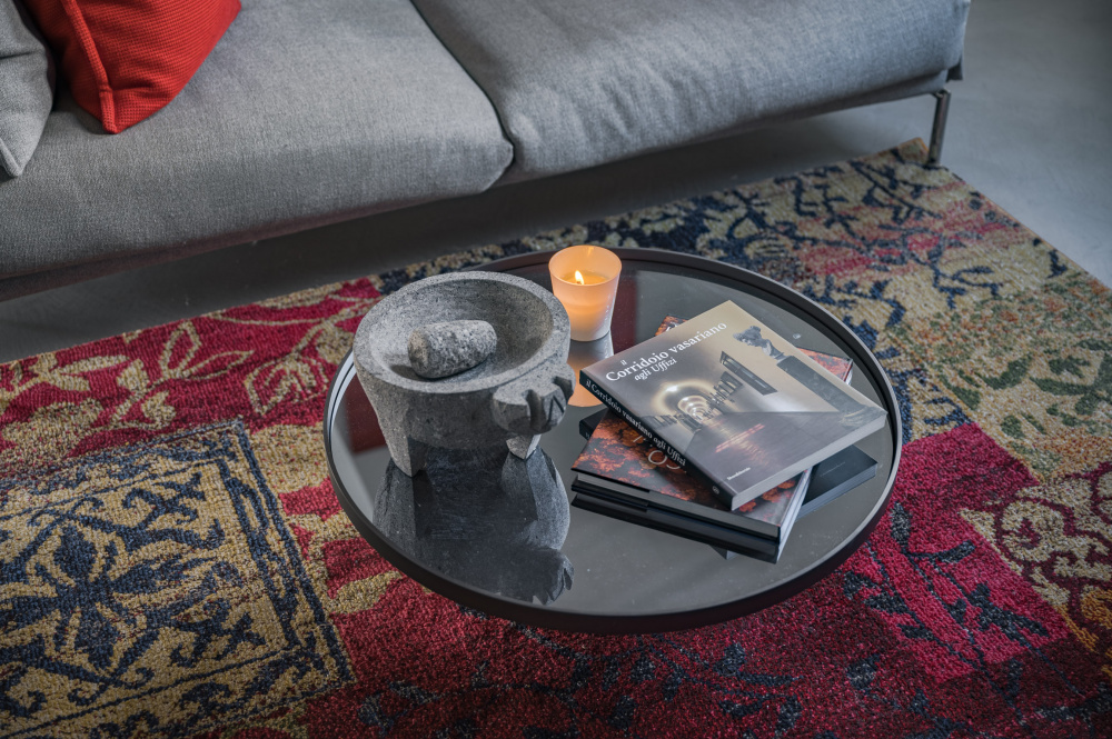 Living room detail with decorative elements and red accents