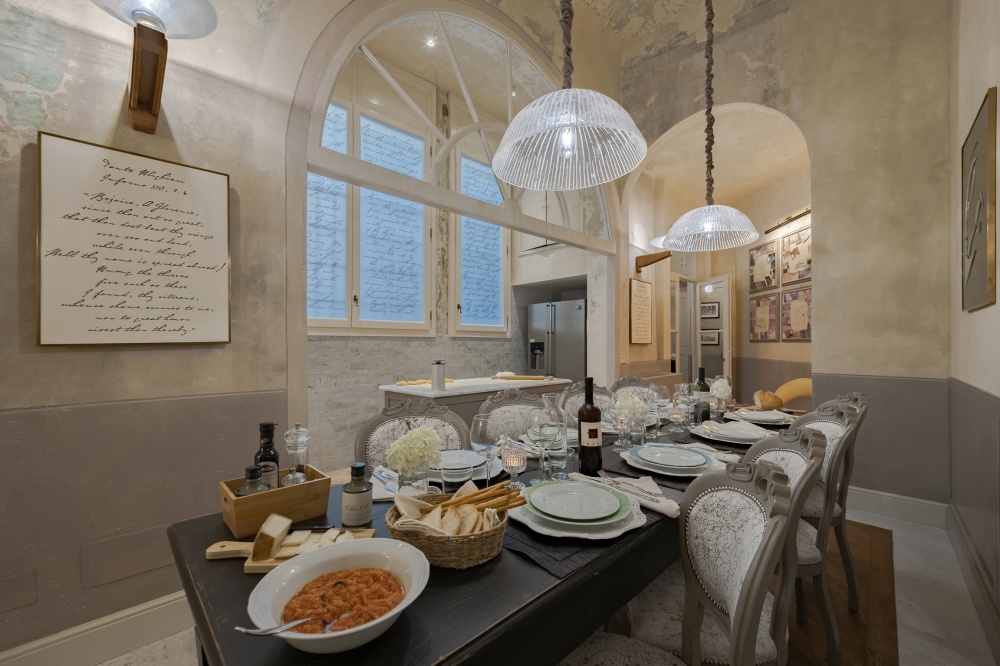 Dining room in historic luxury apartment in Florence