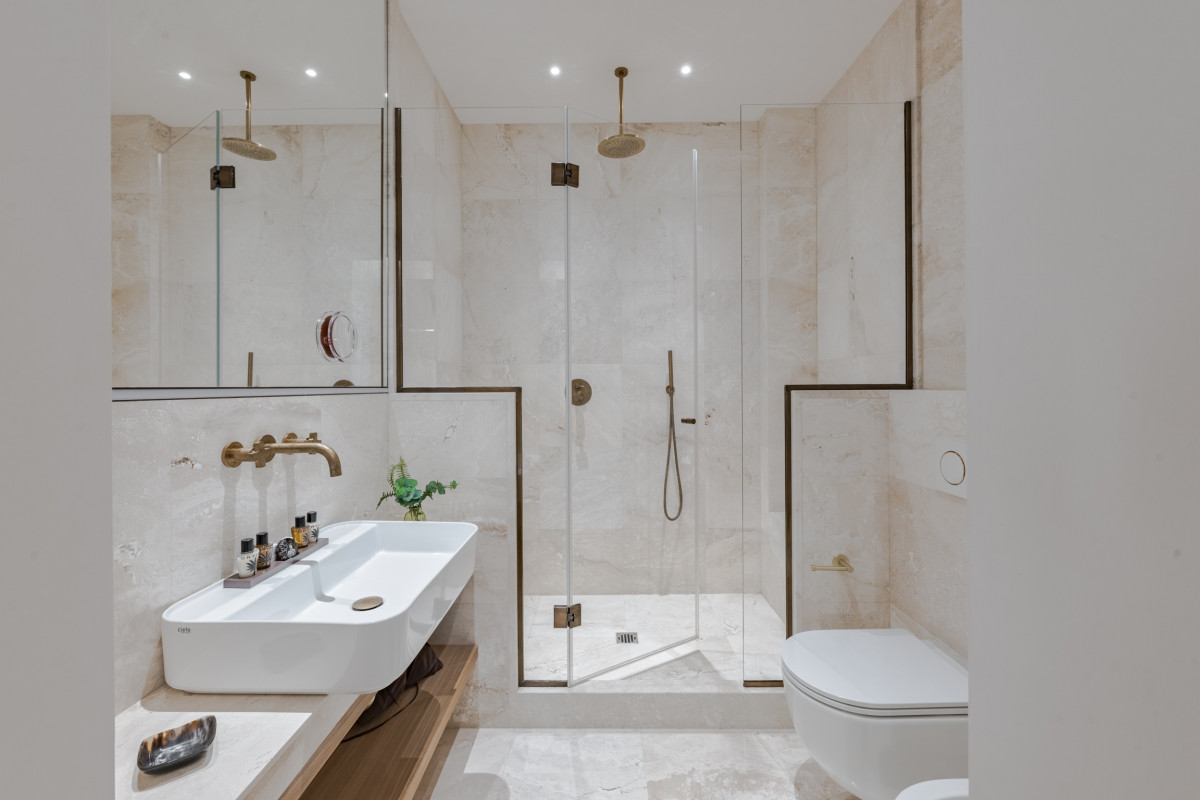 Bathroom with shower in Florence apartment