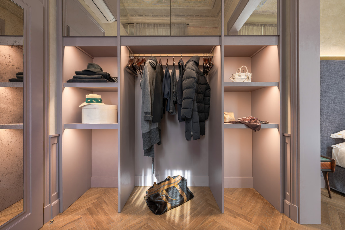 Walk-in closet in Florence apartment