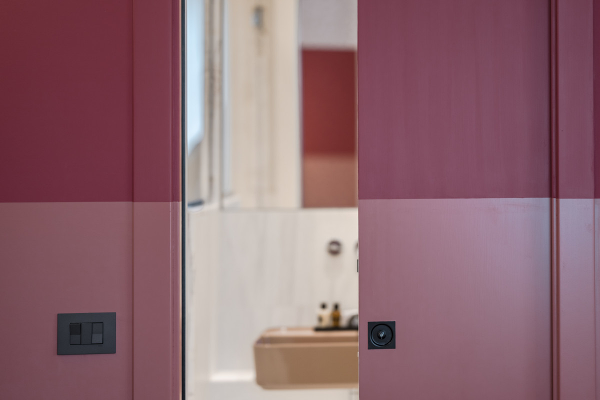 Bathroom wall detail with modern finishes