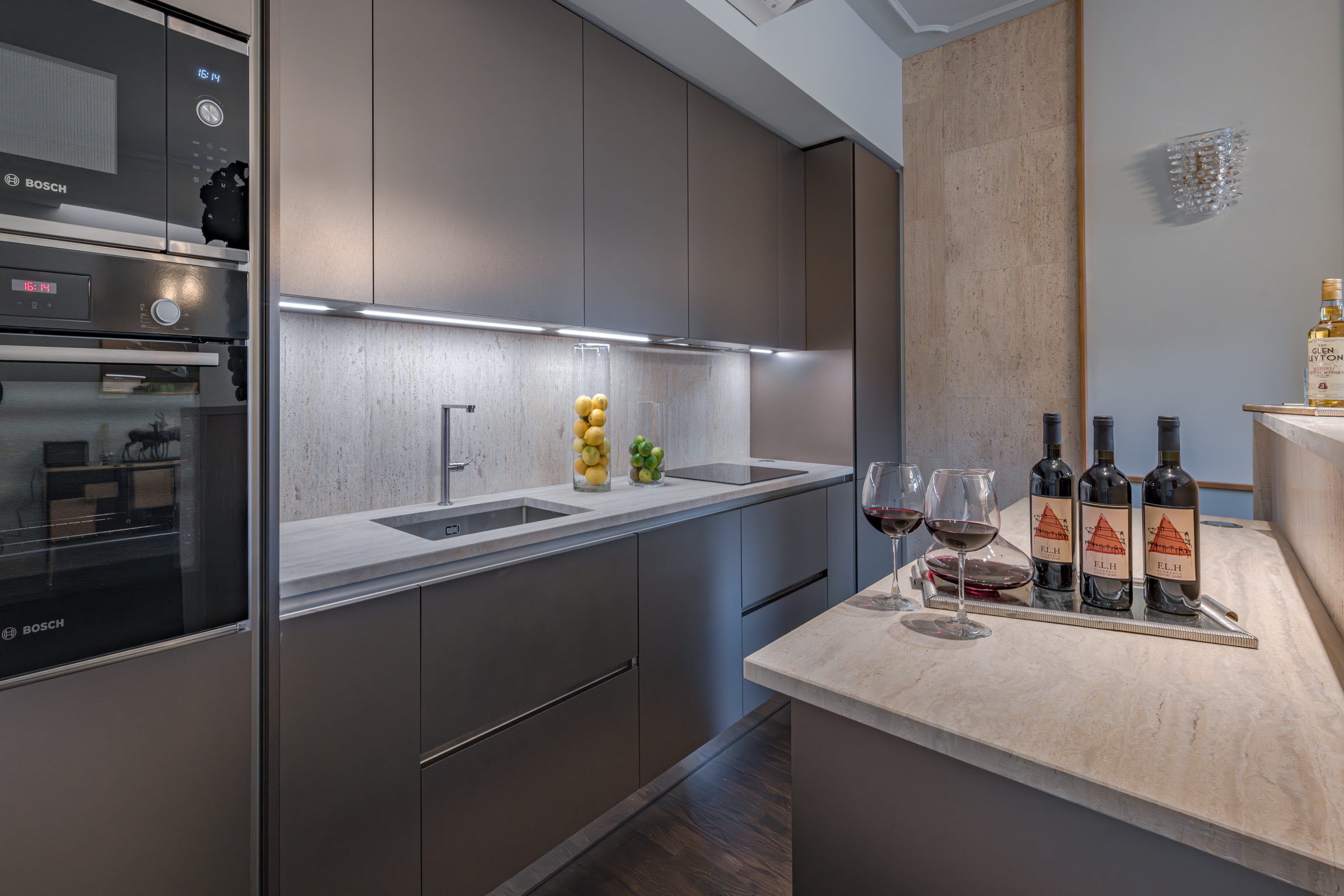 Modern kitchen design in Florence apartment