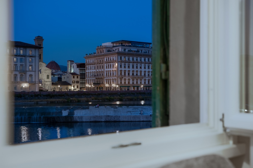 Arno River view from La Casa sull&rsquo;Arno apartment in Florence at night