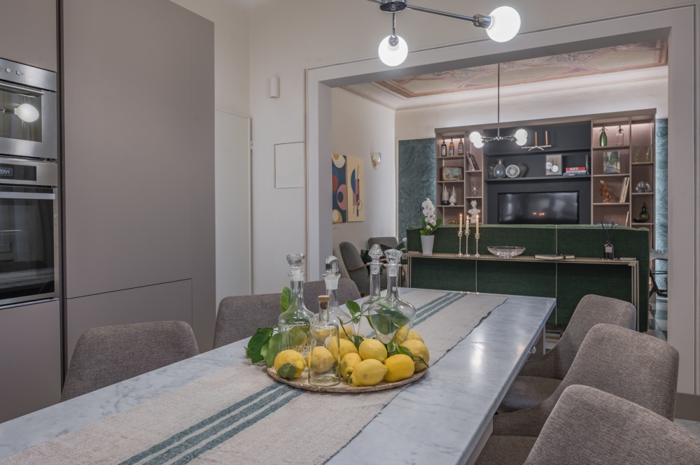la-casa-sull-arno-kitchen-detail-florenceKitchen detail with countertop and fresh ingredients