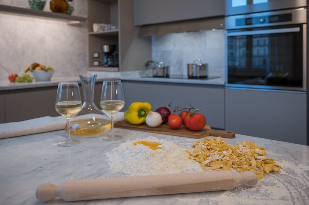 Kitchen with evening lighting at La Casa sull&rsquo;Arno
