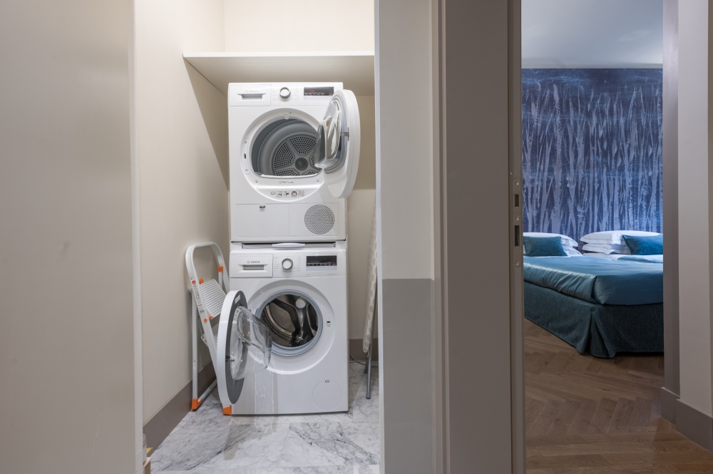 Laundry area with washing machine at La Casa sull&rsquo;Arno