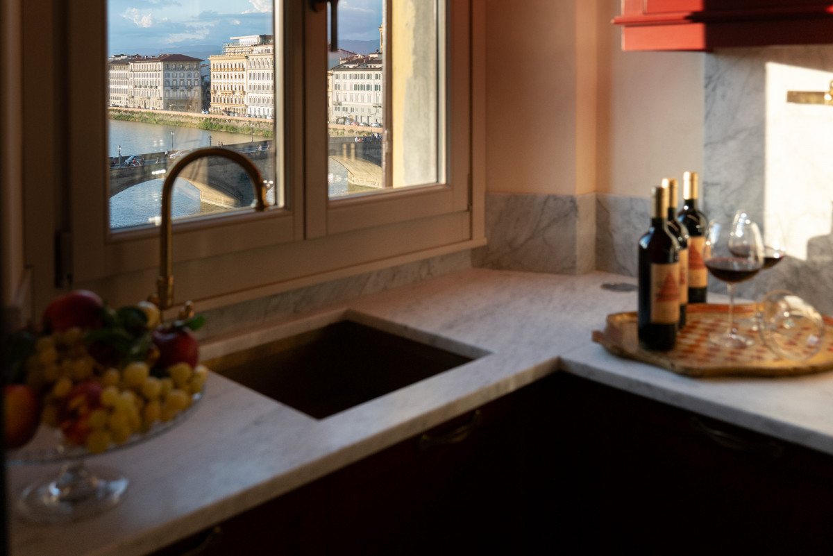 Kitchen window view from Lungarno Guicciardini 9 apartment in Florence
