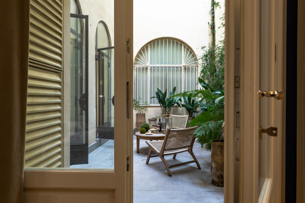 oltrarno-vm48-patio-view-florencePatio view in Oltrarno VM48 apartment in Florence