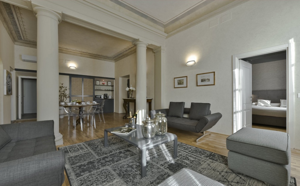 open space living room apartment in Piazza Pitti Florence