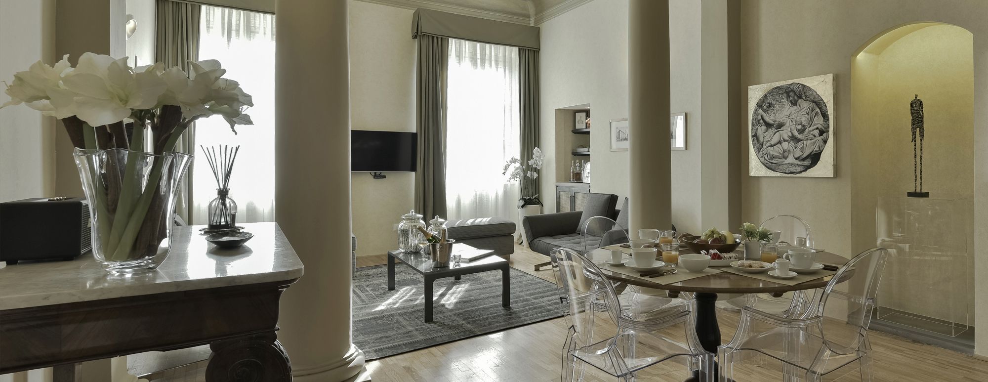 Luxury apartment Piazza Pitti 22 in Florence with modern design and refined interiors