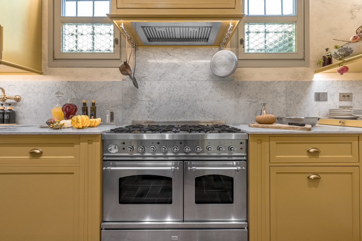 Professional kitchen oven in Florence luxury apartment