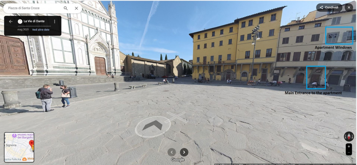 Location of the apartment in Santa Croce square Florence with main entrance and windows