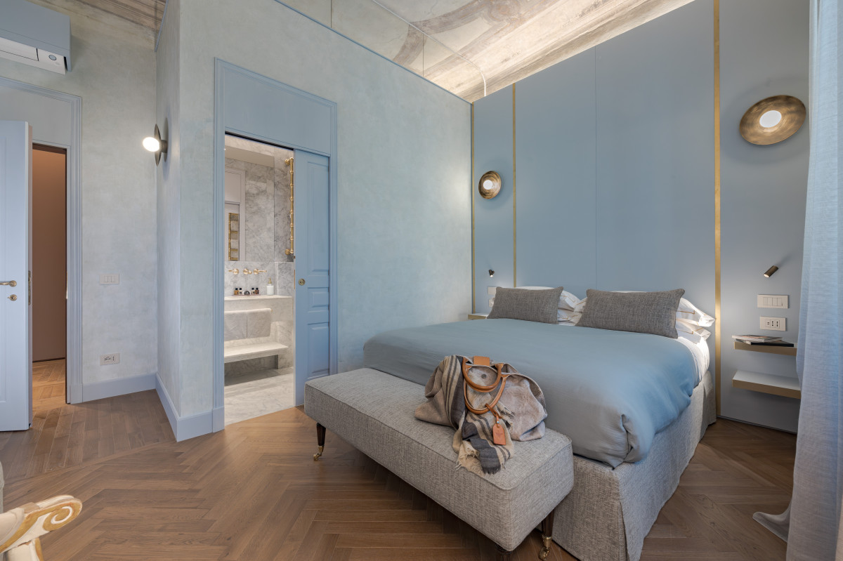 Second bedroom in Medici luxury apartment in Florence