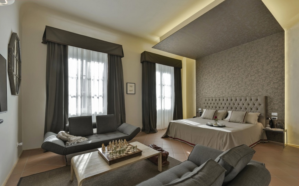 suite living area in elegant Florence apartment